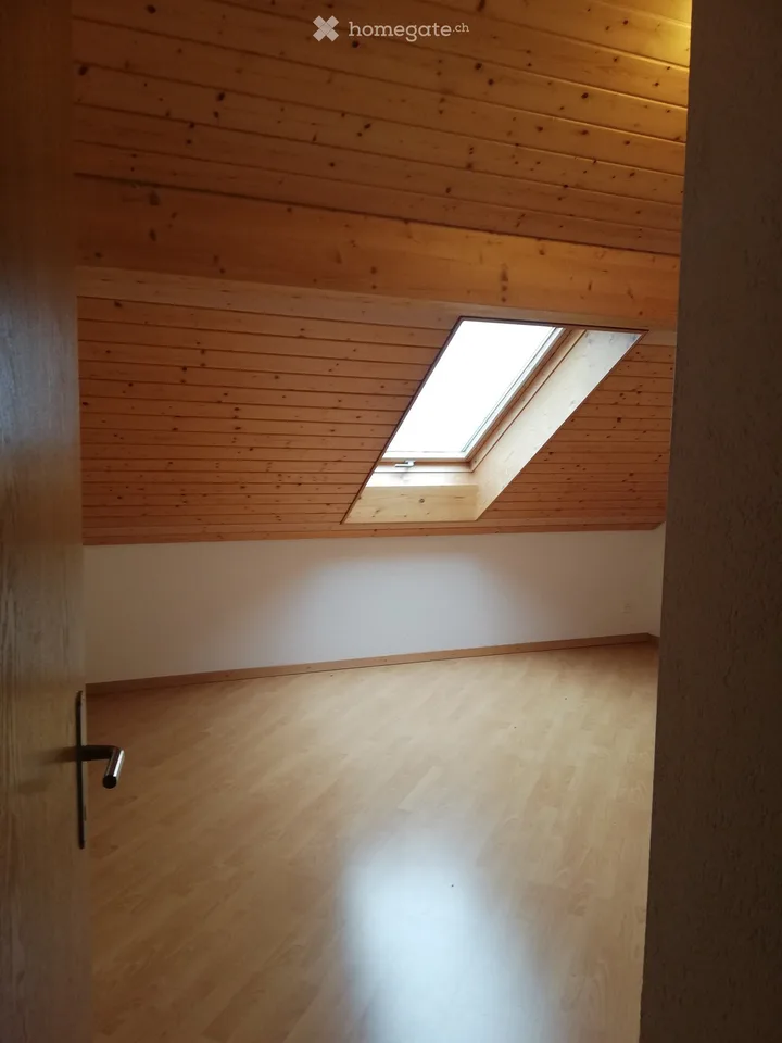 Incantevole appartamento mansardato di 4,5 locali a Schongau