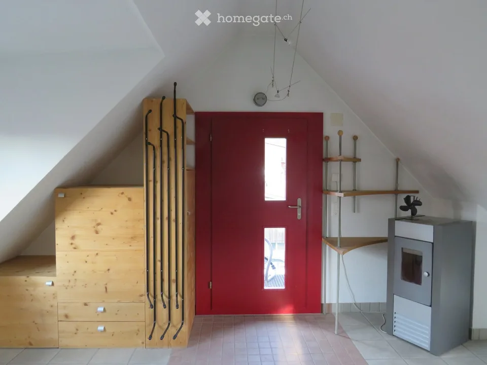 Appartement mansardé confortable avec entrée privée