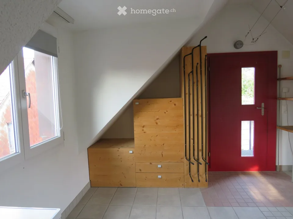 Appartement mansardé confortable avec entrée privée