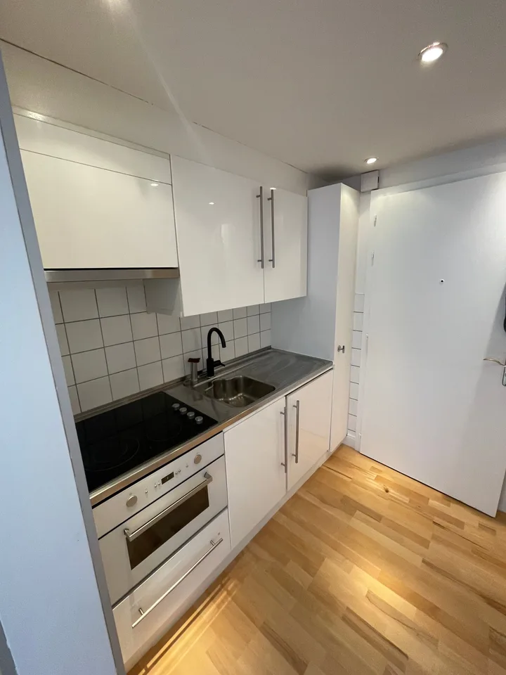 Studio rénové et lumineux à La Chaux-de-Fonds – disponible immédiatement – photo 5 sur 6