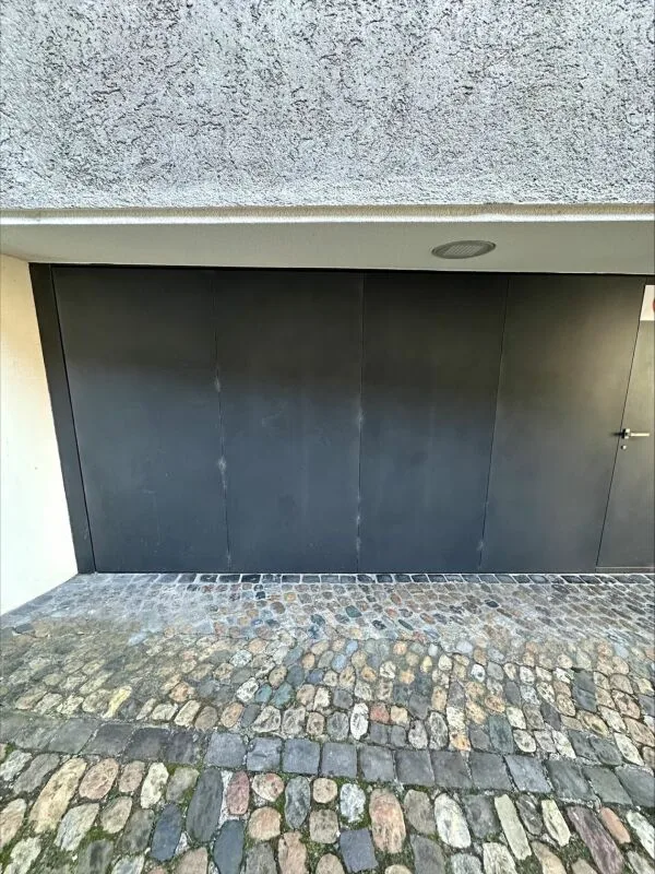 Boîte de garage dans la vieille ville de Brugg à louer – photo 4 sur 5