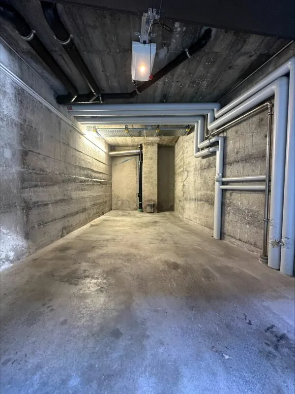 Boîte de garage dans la vieille ville de Brugg à louer – photo 3 sur 5