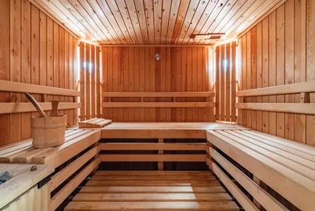 Villa représentative avec piscine et annexe séparée de 2,5 pièces à Muri – photo 11 sur 13