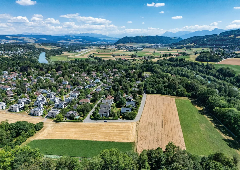 Villa représentative avec piscine et annexe séparée de 2,5 pièces à Muri – photo 13 sur 13
