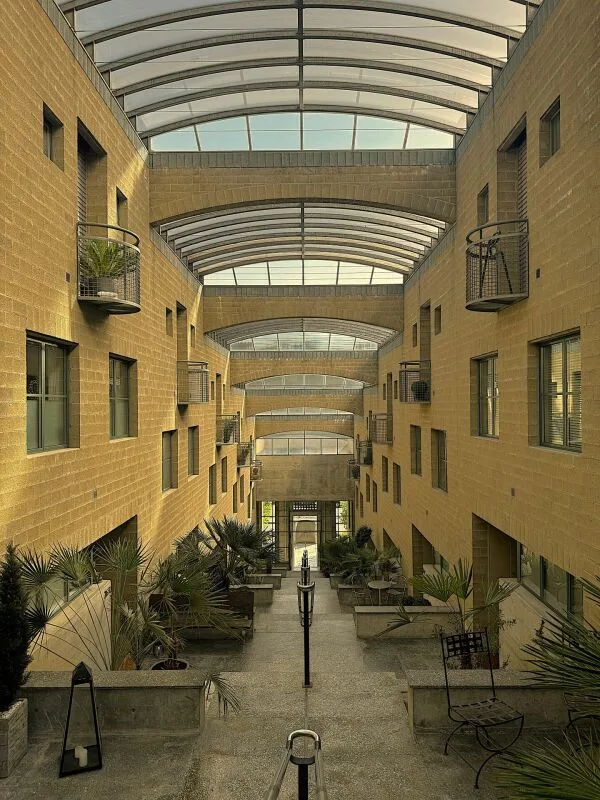 Timeless architecture meets surprising living quality – photo 8 of 28