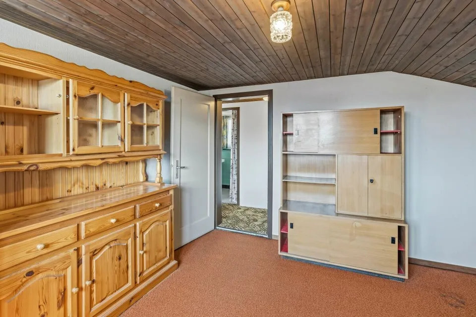 Grosszügiges Einfamilienhaus mit viel Potenzial an sonniger Lage in Rebstein – Foto 13 von 18