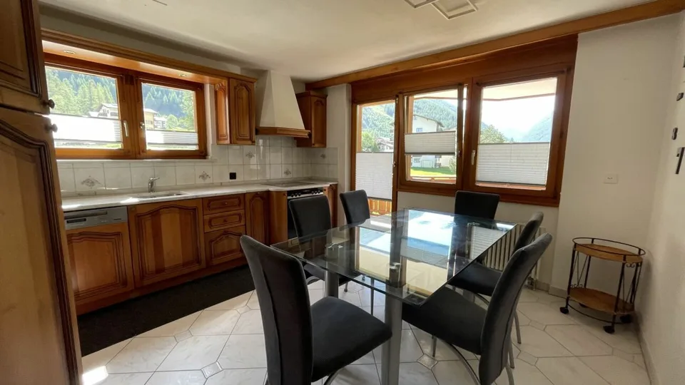 Appartamento moderno di 4,5 locali con vista libera. 3° piano sud-est con sole del mattino e del pomeriggio. – foto 8 di 14