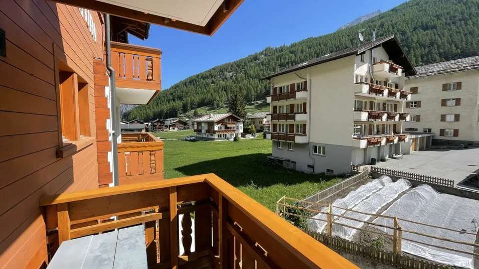 Appartamento moderno di 4,5 locali con vista libera. 3° piano sud-est con sole del mattino e del pomeriggio. – foto 9 di 14