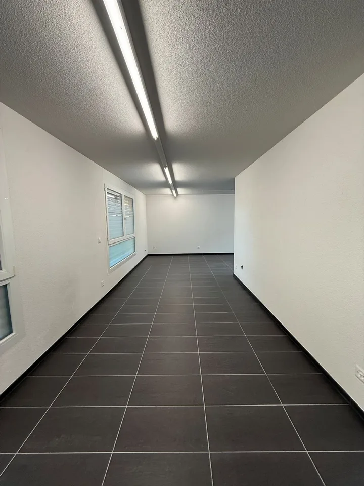 Modernes Gewerbeobjekt sucht neuen Mieter! – Foto 3 von 7