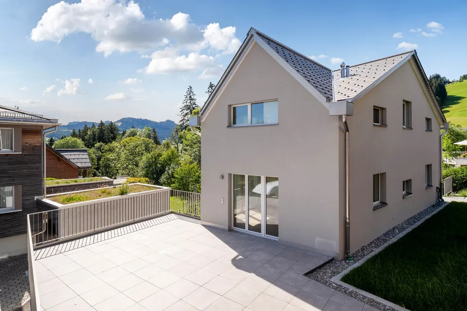 Modernes Neubau-Einfamilienhaus mit hochwertigem Innenausbau – Foto 4 von 12