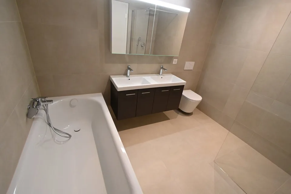 Appartement neuf de 3.5 pièces avec balcon et garage à Neuchâtel – photo 6 sur 9