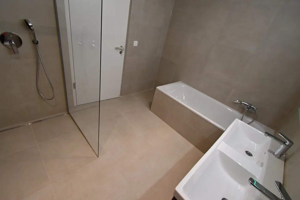 Appartement neuf de 3.5 pièces avec balcon et garage à Neuchâtel – photo 7 sur 9