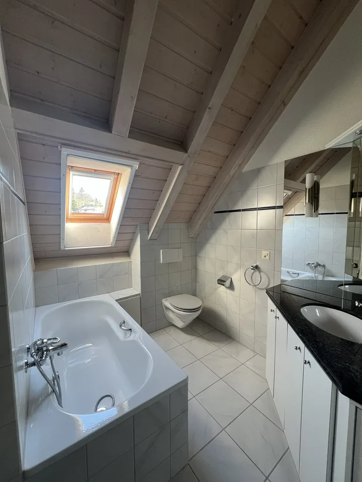Charmante 3.5-Zimmer-Duplex-Wohnung in Oetwil an der Limmat – Foto 9 von 10