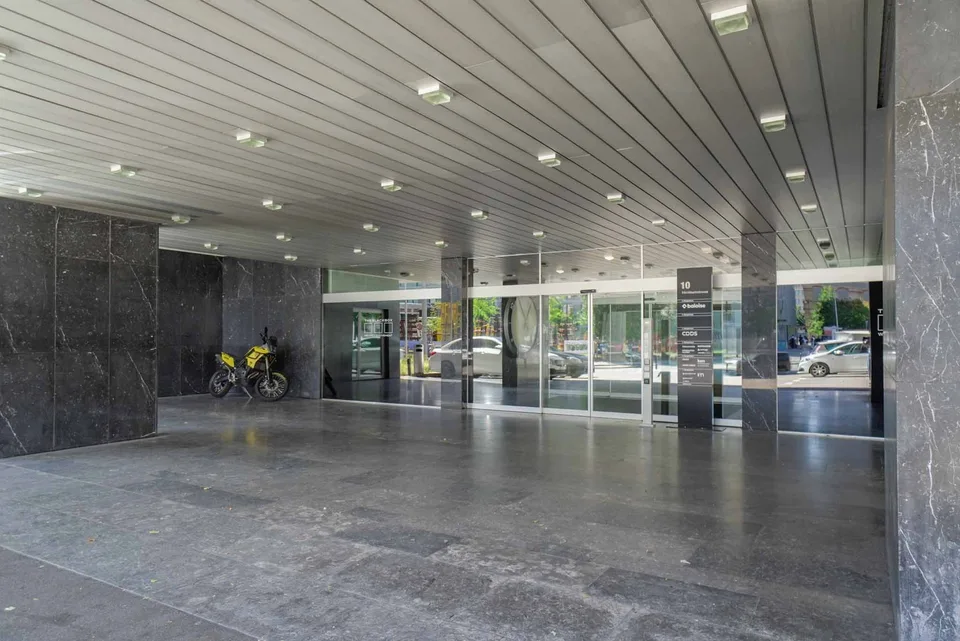 Grosszügige Büroflächen an zentraler Lage in Zürich-West flexibel anmietbar – Foto 4 von 12