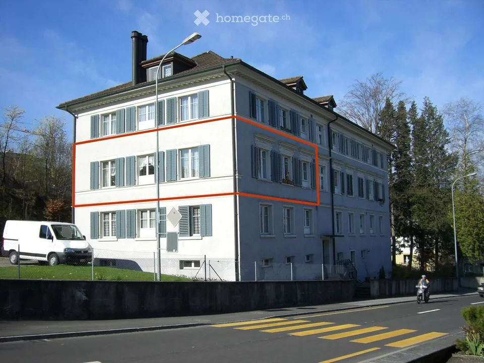 Charmante 4.5-Zimmer-Wohnung an der Flawilerstrasse in Oberuzwil – Foto 2 von 8