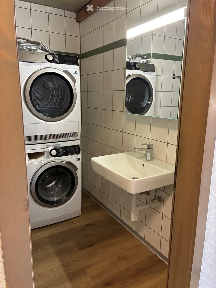 Wunderschöne teilssanierte 4.5‑Zimmer‑Dachwohnung in Jegenstorf