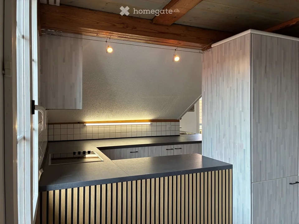 Wunderschöne teilssanierte 4.5‑Zimmer‑Dachwohnung in Jegenstorf