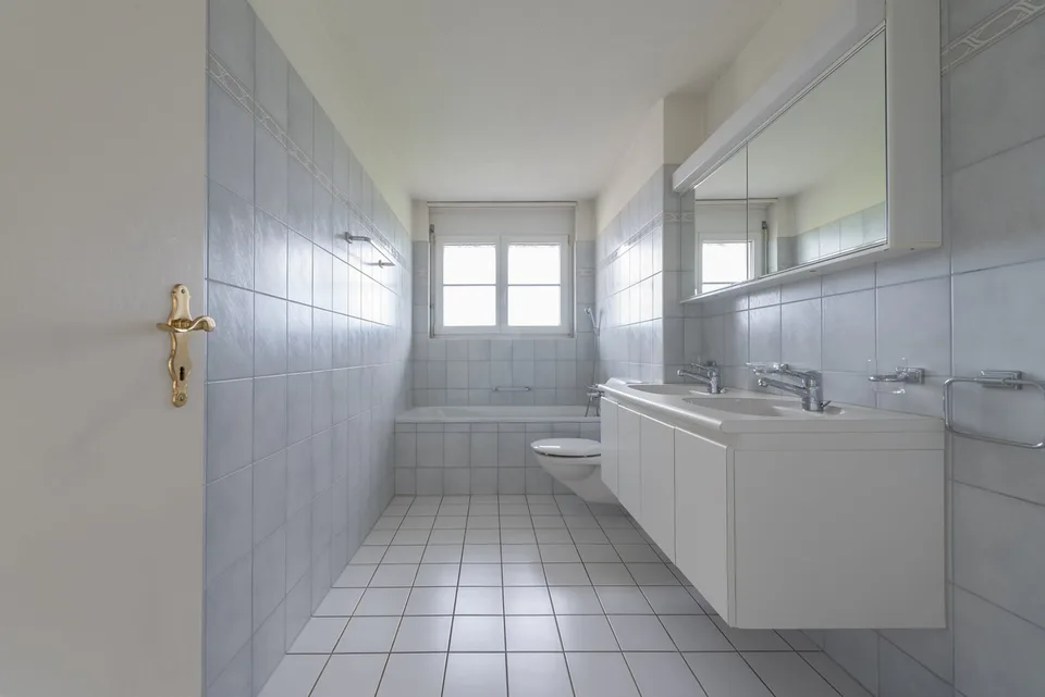 Arrivare, sentirsi bene, essere a casa – 4,5 locali con caminetto & balcone