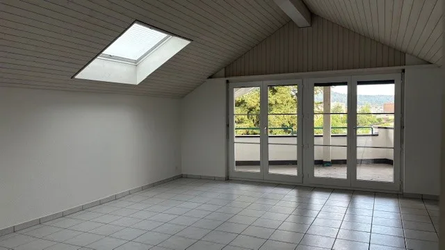 Arrivare, sentirsi bene, essere a casa – 4,5 locali con caminetto & balcone