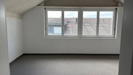 Arrivare, sentirsi bene, essere a casa – 4,5 locali con caminetto & balcone