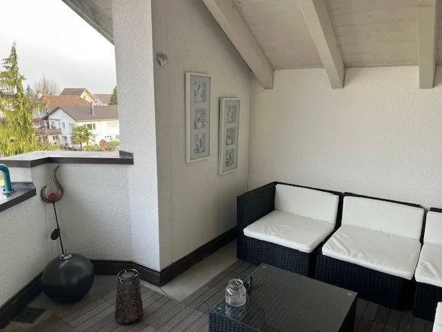 Arrivare, sentirsi bene, essere a casa – 4,5 locali con caminetto & balcone