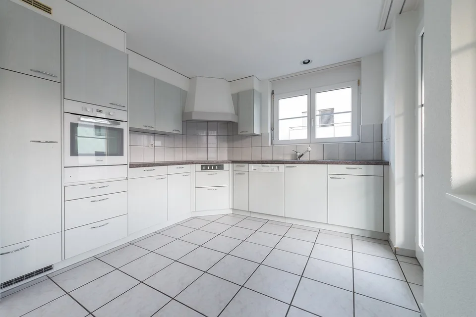 Arrivare, sentirsi bene, essere a casa – 4,5 locali con caminetto & balcone