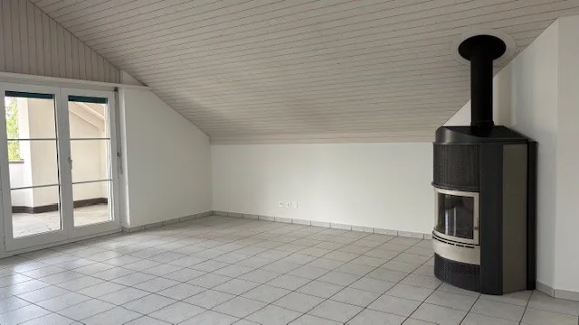 Arrivare, sentirsi bene, essere a casa – 4,5 locali con caminetto & balcone