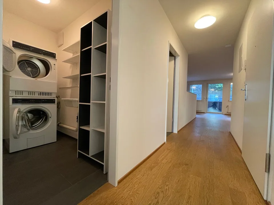 Modern 3.5-room apartment with covered balcony and private garage box – in the heart of Gundeli – photo 8 of 8