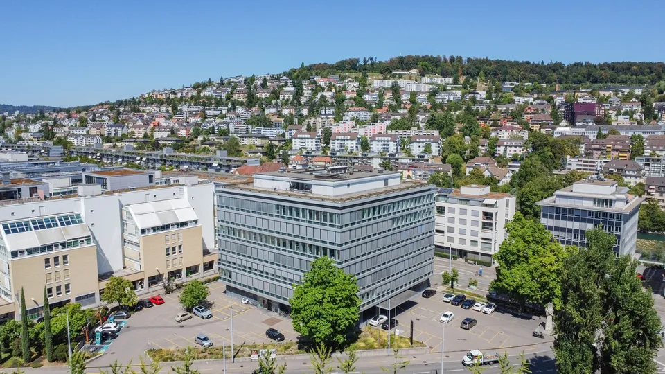Moderne Bürofläche in Zürich-West rund 1'070 m² mit individuellem Ausbaupotenzial – Foto 2 von 12