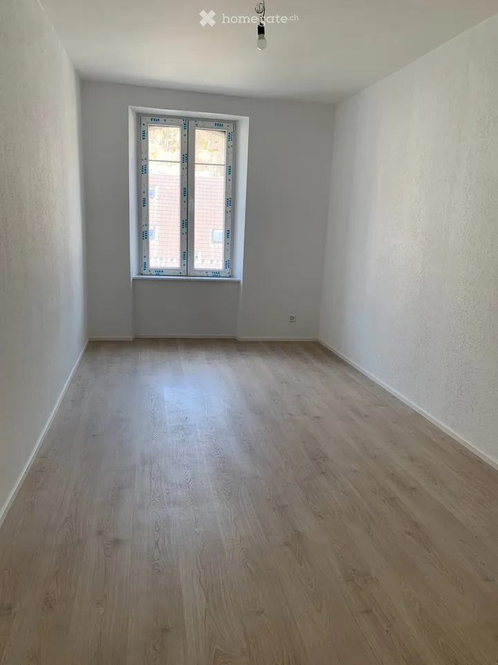 Zu vermieten 3 Zimmer in der Stadtmitte von Le Locle – Foto 4 von 5