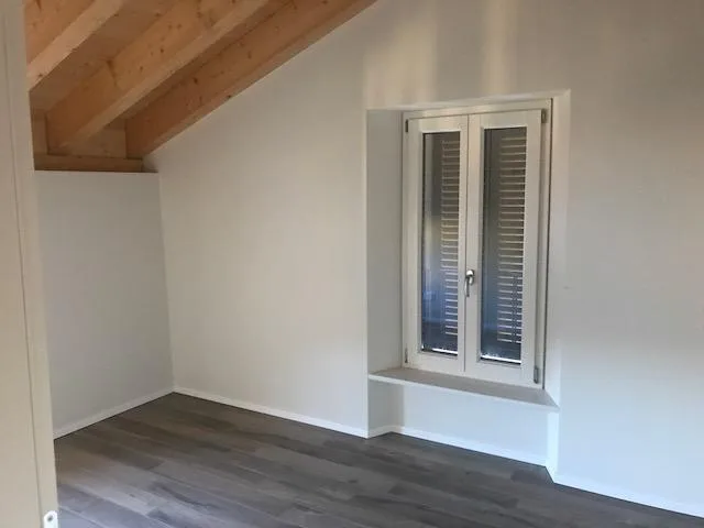 Attico con stupenda vista lago in casa di soli 3 appartamenti