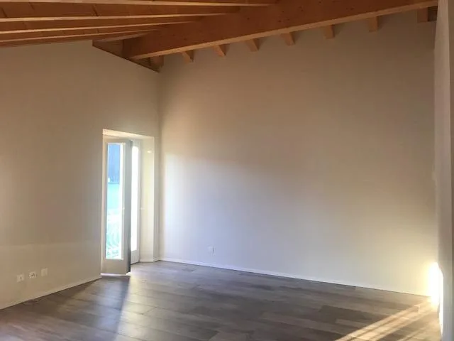 Attico con stupenda vista lago in casa di soli 3 appartamenti