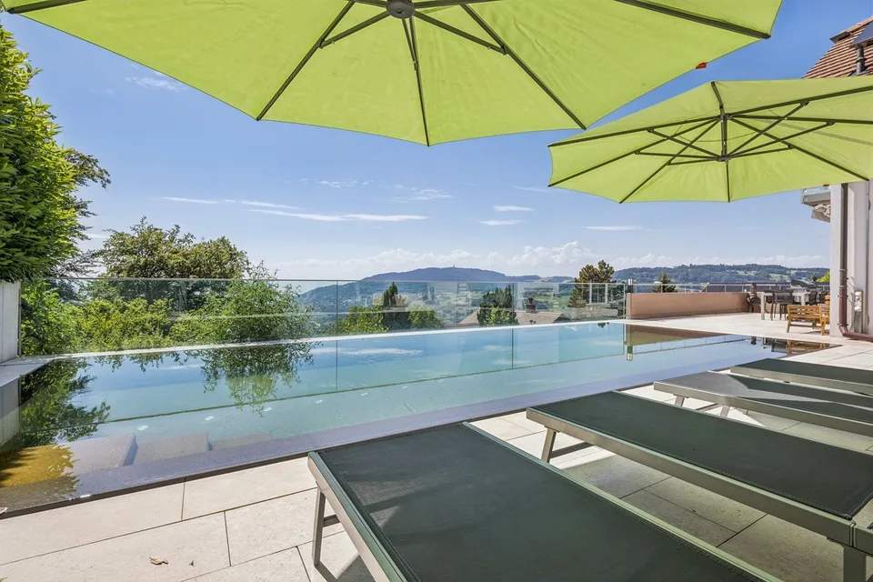 Position dominante, piscine à débordement & vue panoramique – photo 2 sur 13