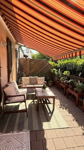 Rêve résidentiel charmant avec espace de jardin. Vivre comme dans une maison unifamiliale.
