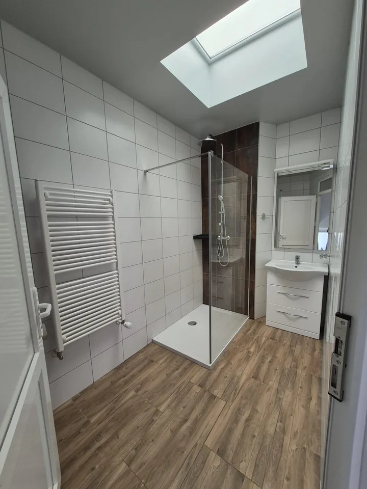 Casa di città ristrutturata nel 2018 – 4,5 camere, terrazza 61m², doppio garage – foto 7 di 14