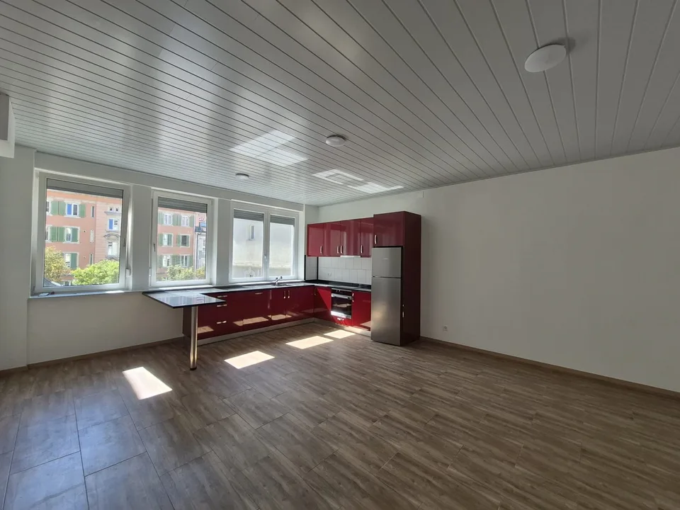 Casa di città ristrutturata nel 2018 – 4,5 camere, terrazza 61m², doppio garage – foto 2 di 14
