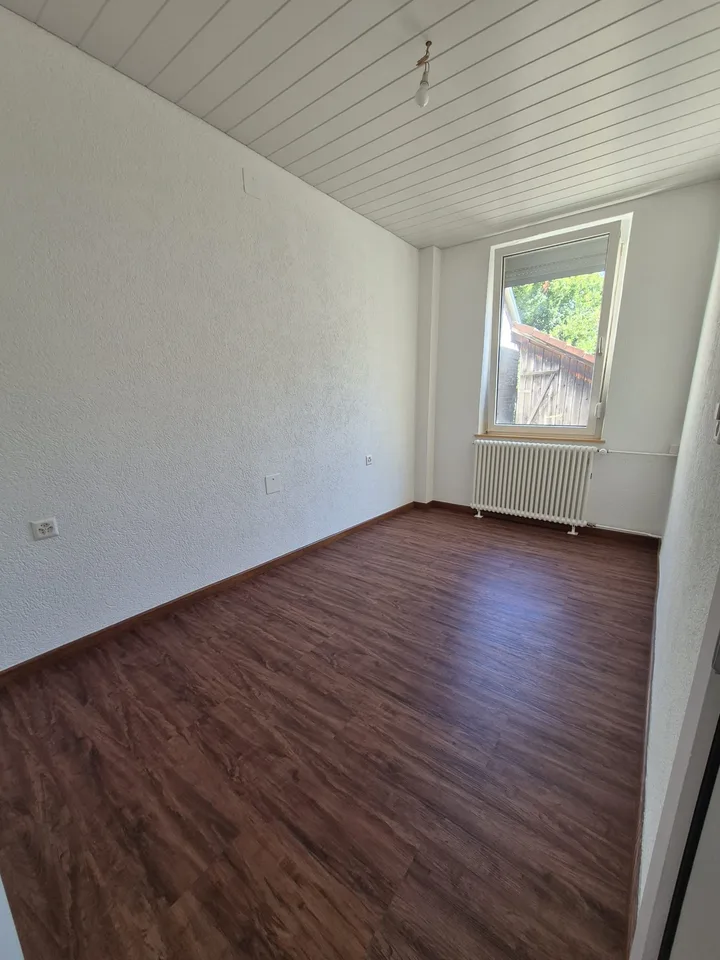 Casa di città ristrutturata nel 2018 – 4,5 camere, terrazza 61m², doppio garage – foto 5 di 14