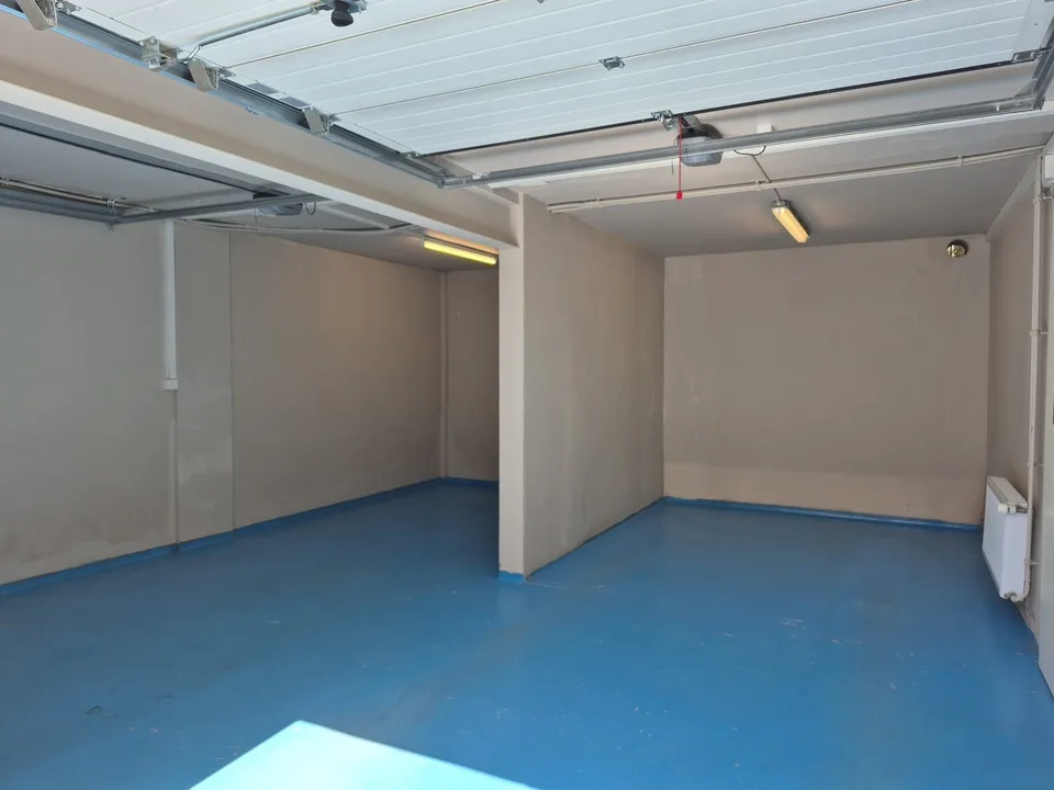 Casa di città ristrutturata nel 2018 – 4,5 camere, terrazza 61m², doppio garage – foto 13 di 14