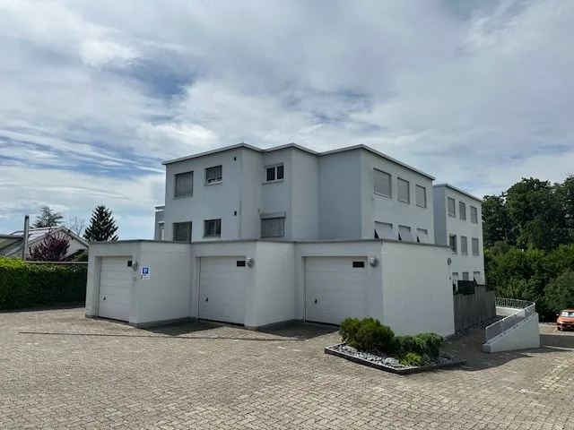 Appartamento attico attraente di 4 locali e mezzo in una zona residenziale tranquilla e soleggiata – foto 15 di 15