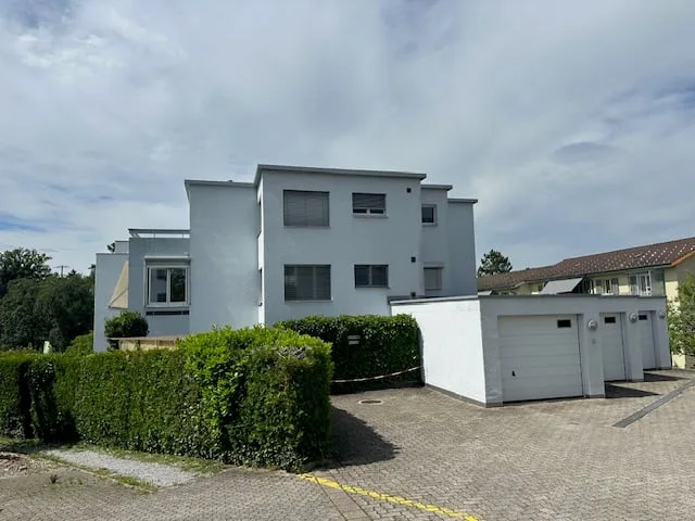 Appartamento attico attraente di 4 locali e mezzo in una zona residenziale tranquilla e soleggiata – foto 14 di 15