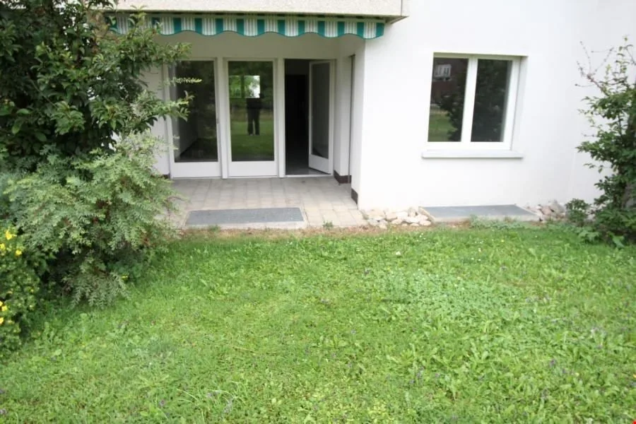 Beautiful and bright 2-room apartment with garden seating in a quiet location