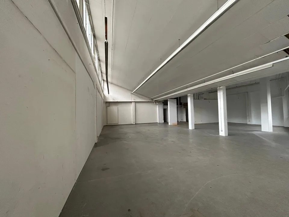 235 m2 Gewerbe (Zwischennutzung) – Foto 3 von 4