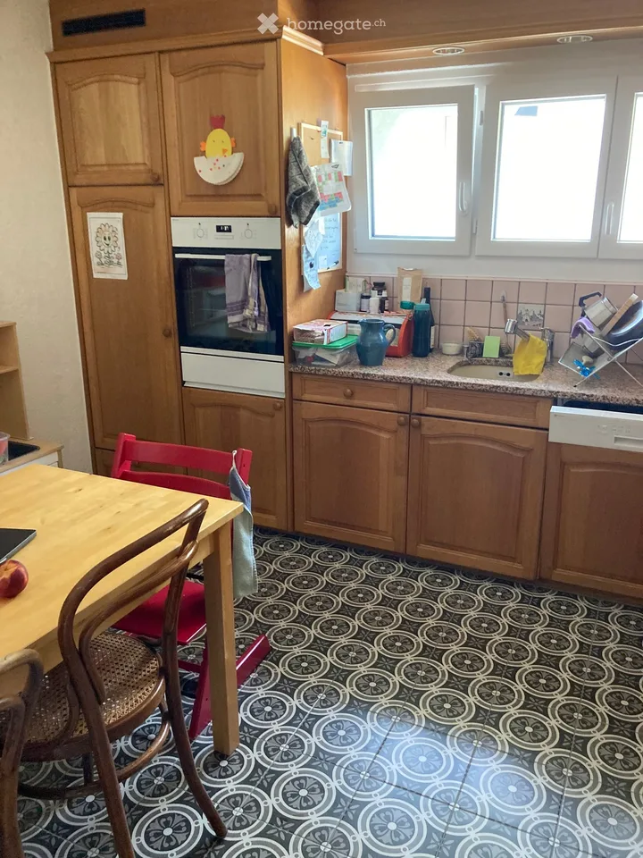 Incantevole appartamento di 3,5 locali con balcone a Villars-sur-Glâne