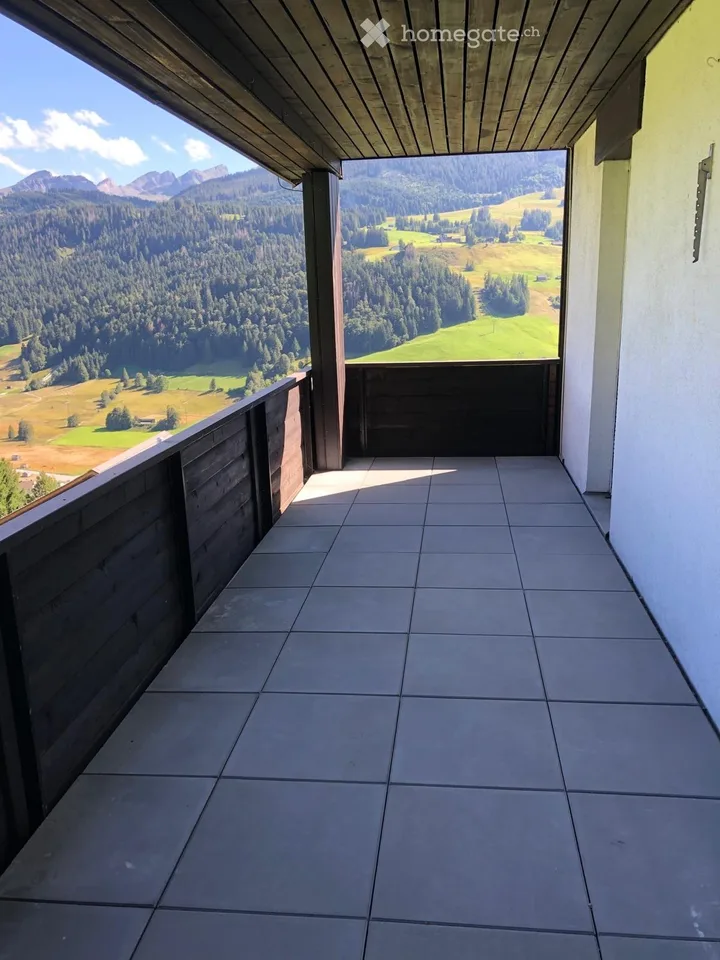 Charming 4.5-room apartment with balcony and beautiful view in Wildhaus-Alt St. Johann