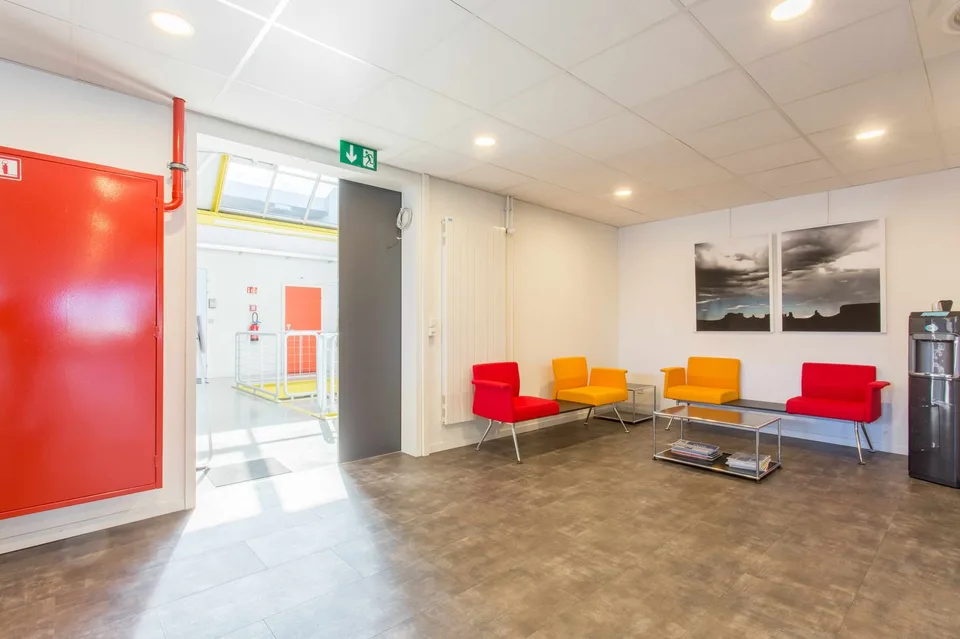 Büros / Labor von 560 m² in Plan-les-Ouates – Foto 4 von 9