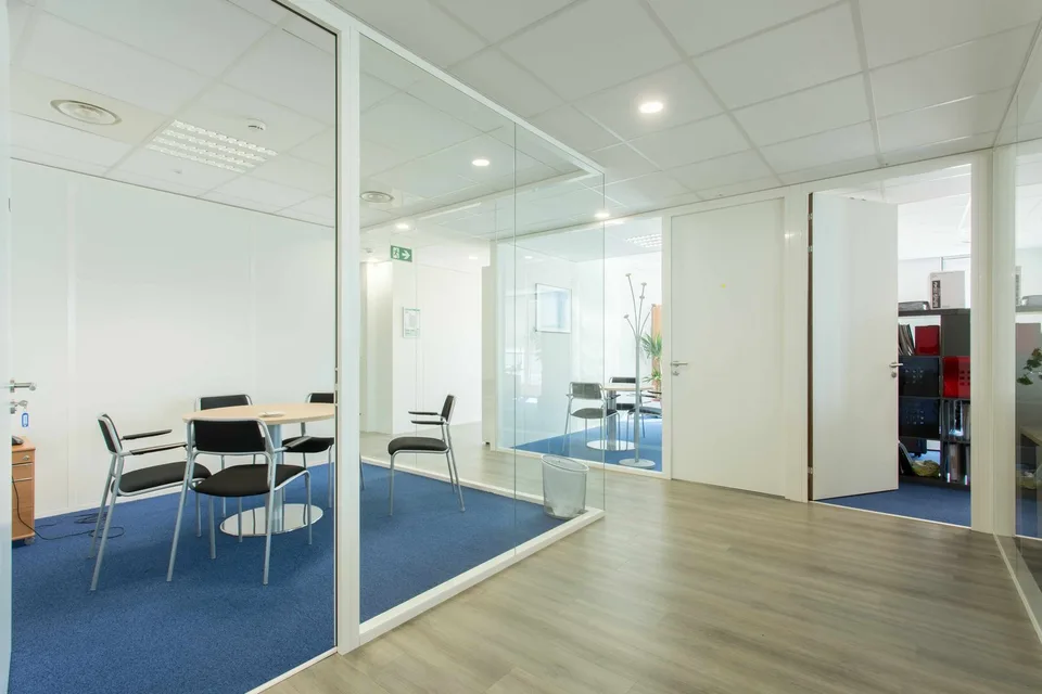 Büros / Labor von 560 m² in Plan-les-Ouates – Foto 5 von 9
