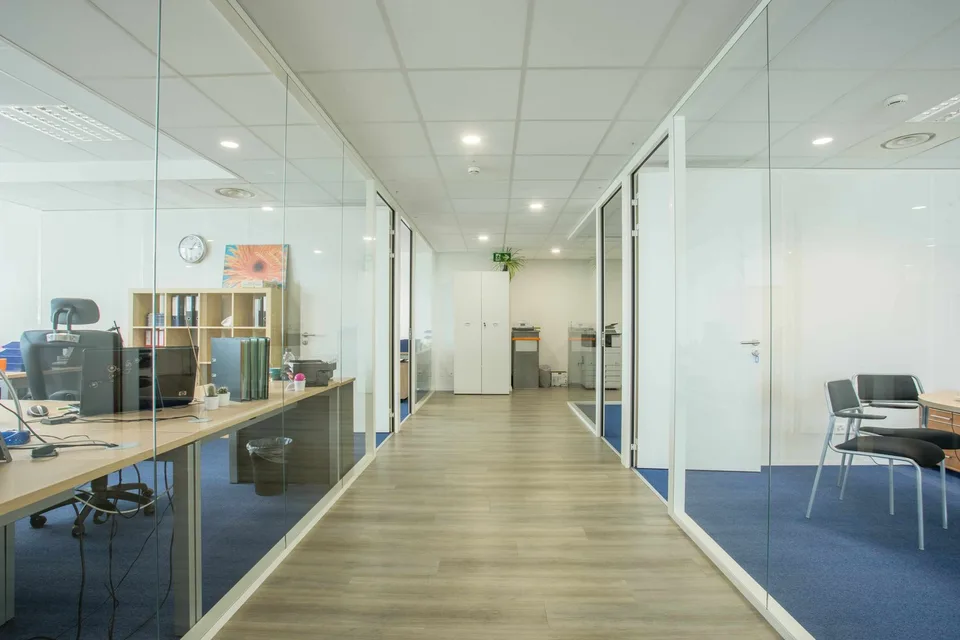 Büros / Labor von 560 m² in Plan-les-Ouates – Foto 7 von 9