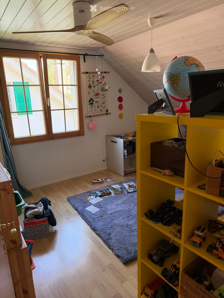 Maison familiale lumineuse de 5.5 pièces à Mies – disponible immédiatement