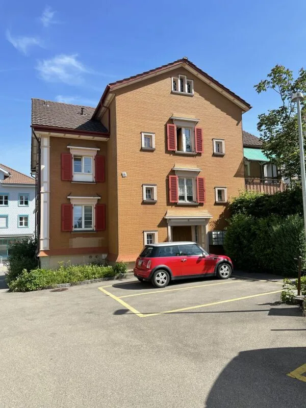 Grosszügige 4.5 Zimmer Wohnung