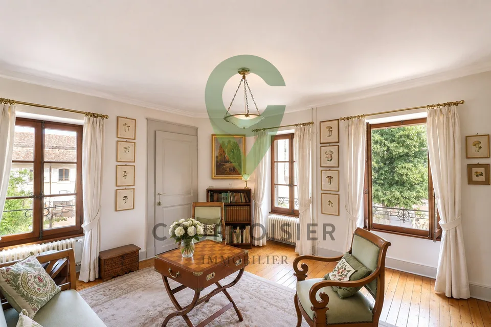 Casa di carattere con giardino e locale indipendente nel cuore di Nyon – foto 3 di 13